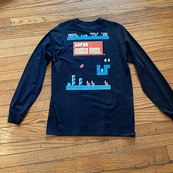 Black long sleeve t-shirt. Mario (super Mario bros). Size M. Brand new. - Picture 2 of 3